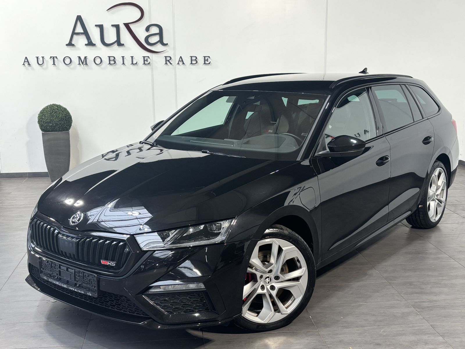 Fahrzeugabbildung SKODA Octavia Combi 1.4 TSI DSG RS iV NAV+LED+VCOCK+PP