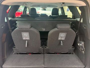 Peugeot 5008 - 12