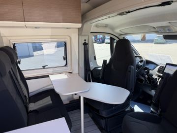 Westfalia Columbus 600 E 140 PS SOLAR LED Markise ACC