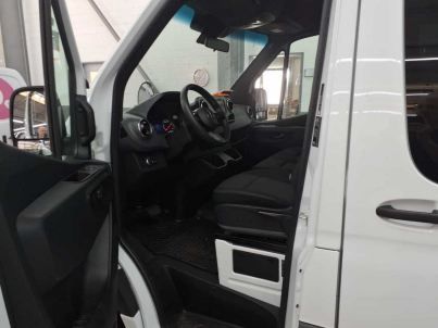 Mercedes-Benz Sprinter 215 CDI Tourer Krankentransport 9GT*STH imagem 3