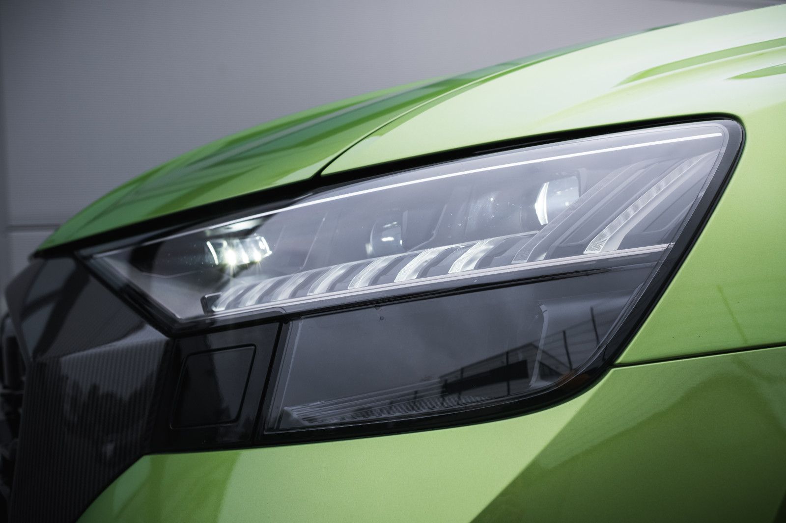 Fahrzeugabbildung Audi RSQ8  4.0 TFSI quattro-Keramik-Matrix-LED-Sitzb.