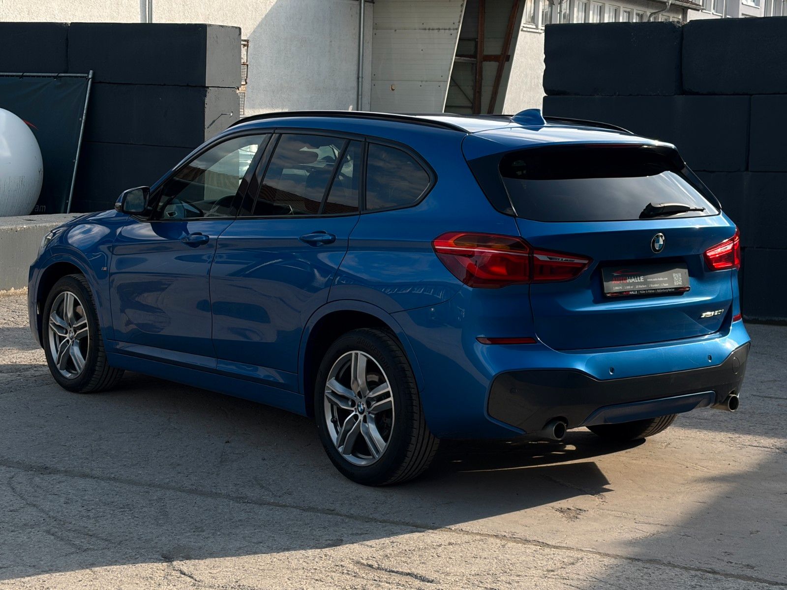 Fahrzeugabbildung BMW X1 sDrive20i M Sport Shadow LED Temp PDC