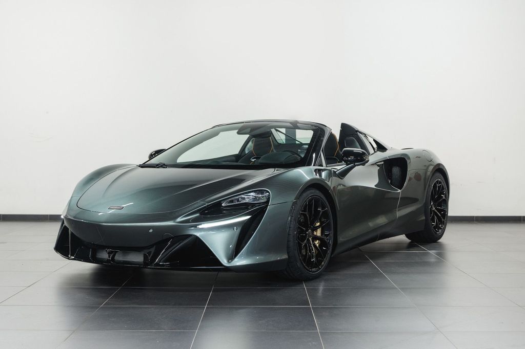 Image of McLaren Artura