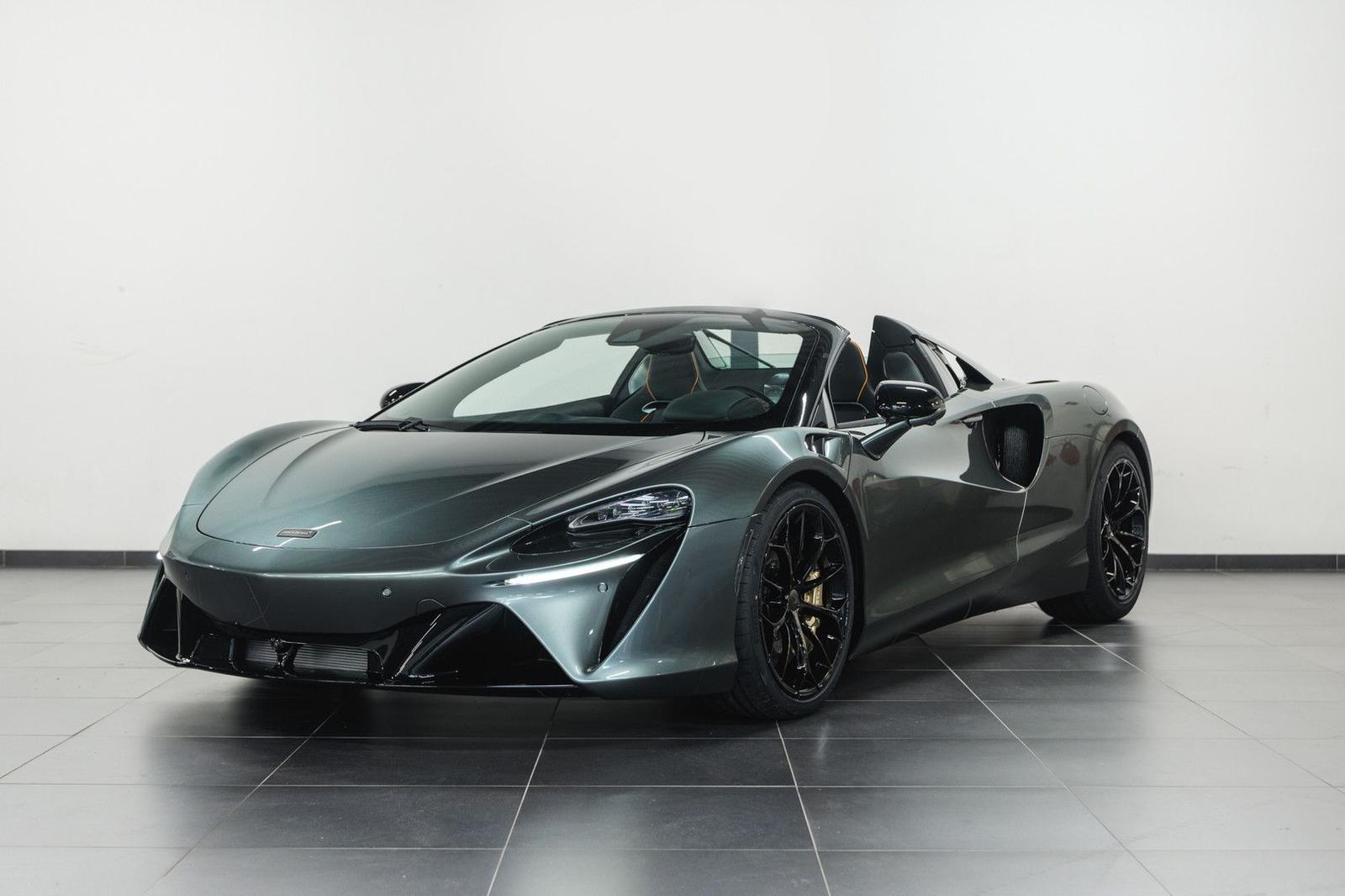 McLaren Artura Spider