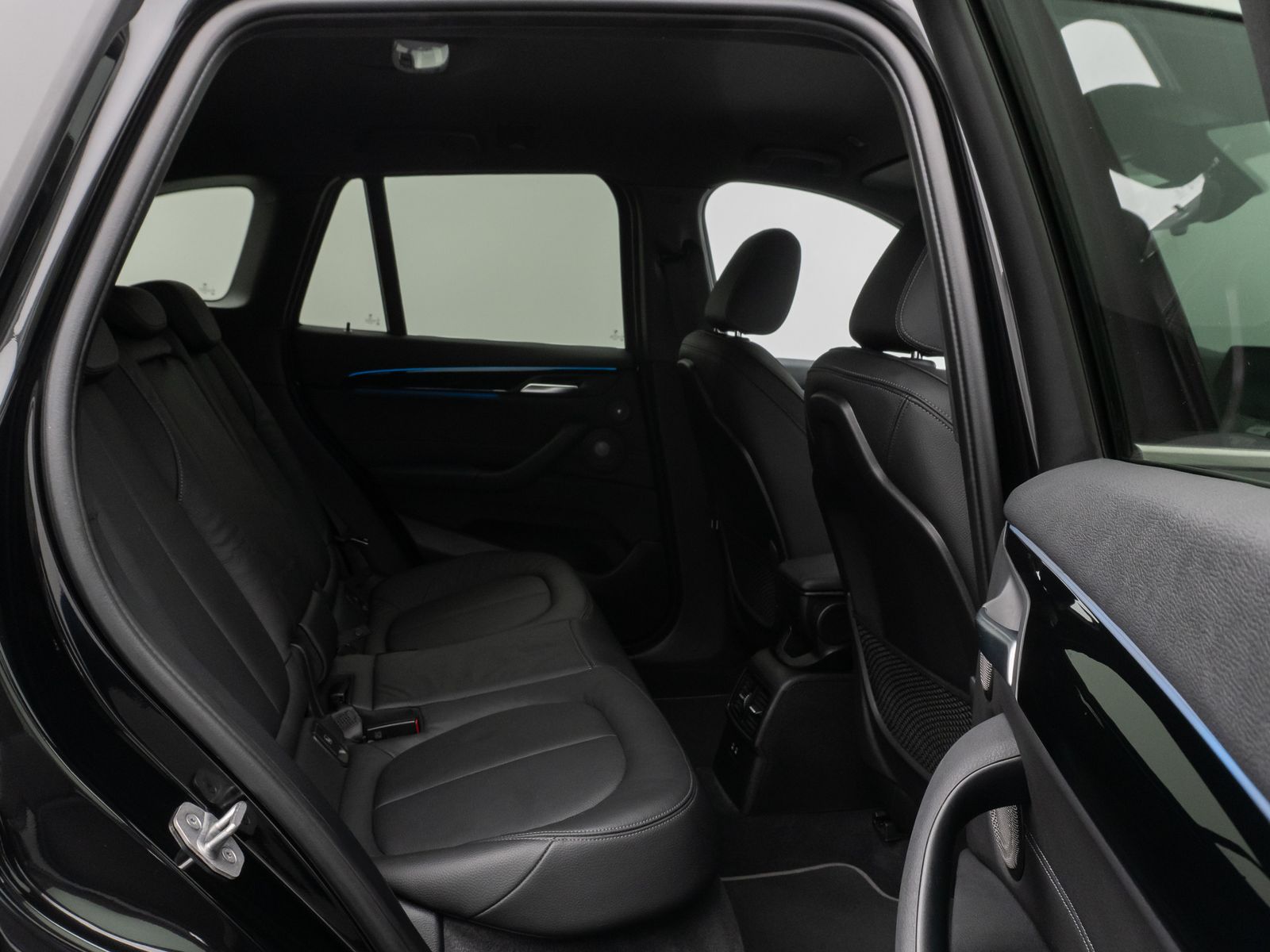 Fahrzeugabbildung BMW X1 xD25e xLine Kamera HUD DAB H/K Komfort Sport