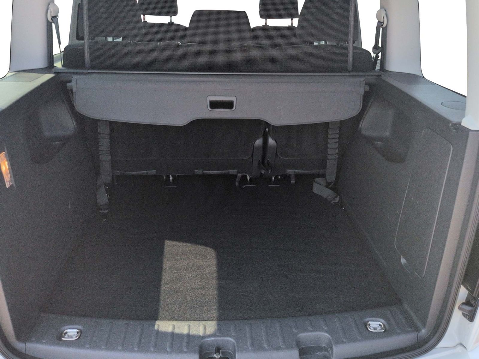 Caddy 1.4 TSI XENON+AHK+PARK-ASSIST+SHZ