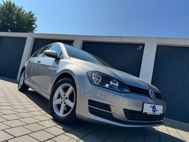 Volkswagen Golf VII Comfortline *Navi/Klimaauto./Sitzhzg.*