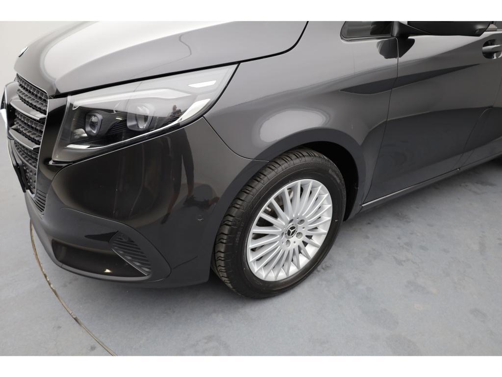 Mercedes-Benz V 220