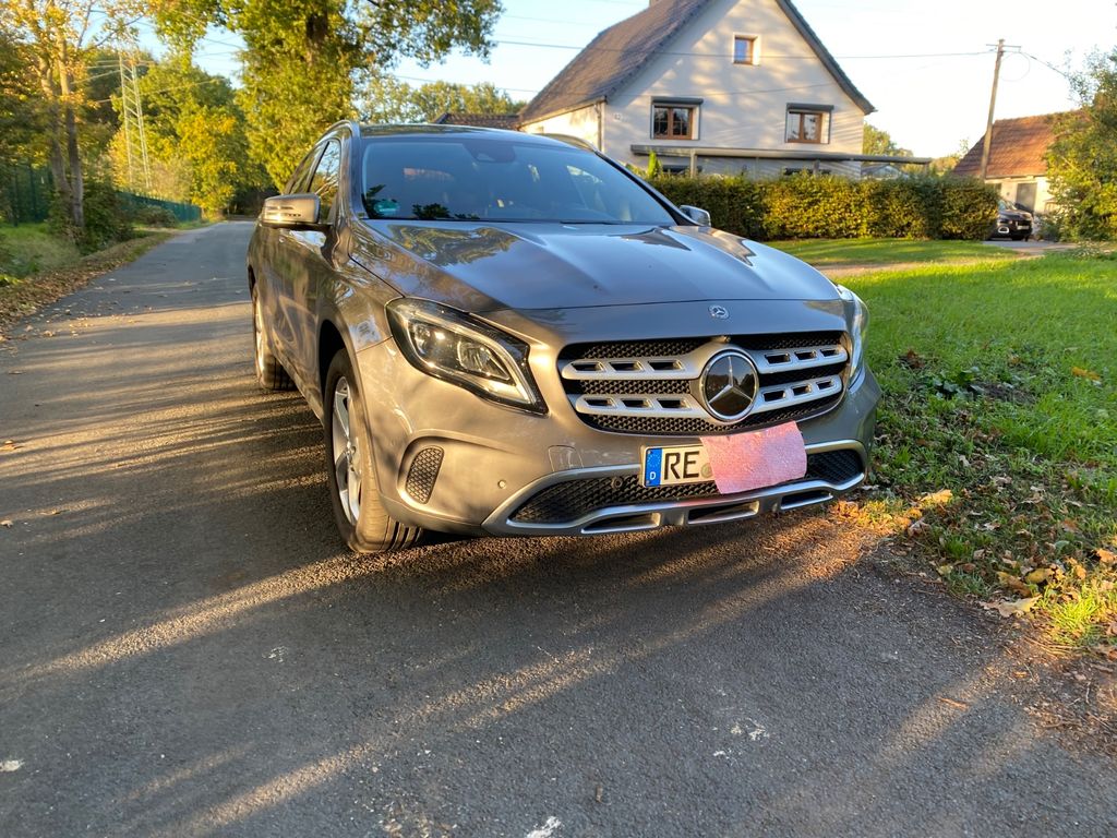 Image of Mercedes-Benz GLA 220