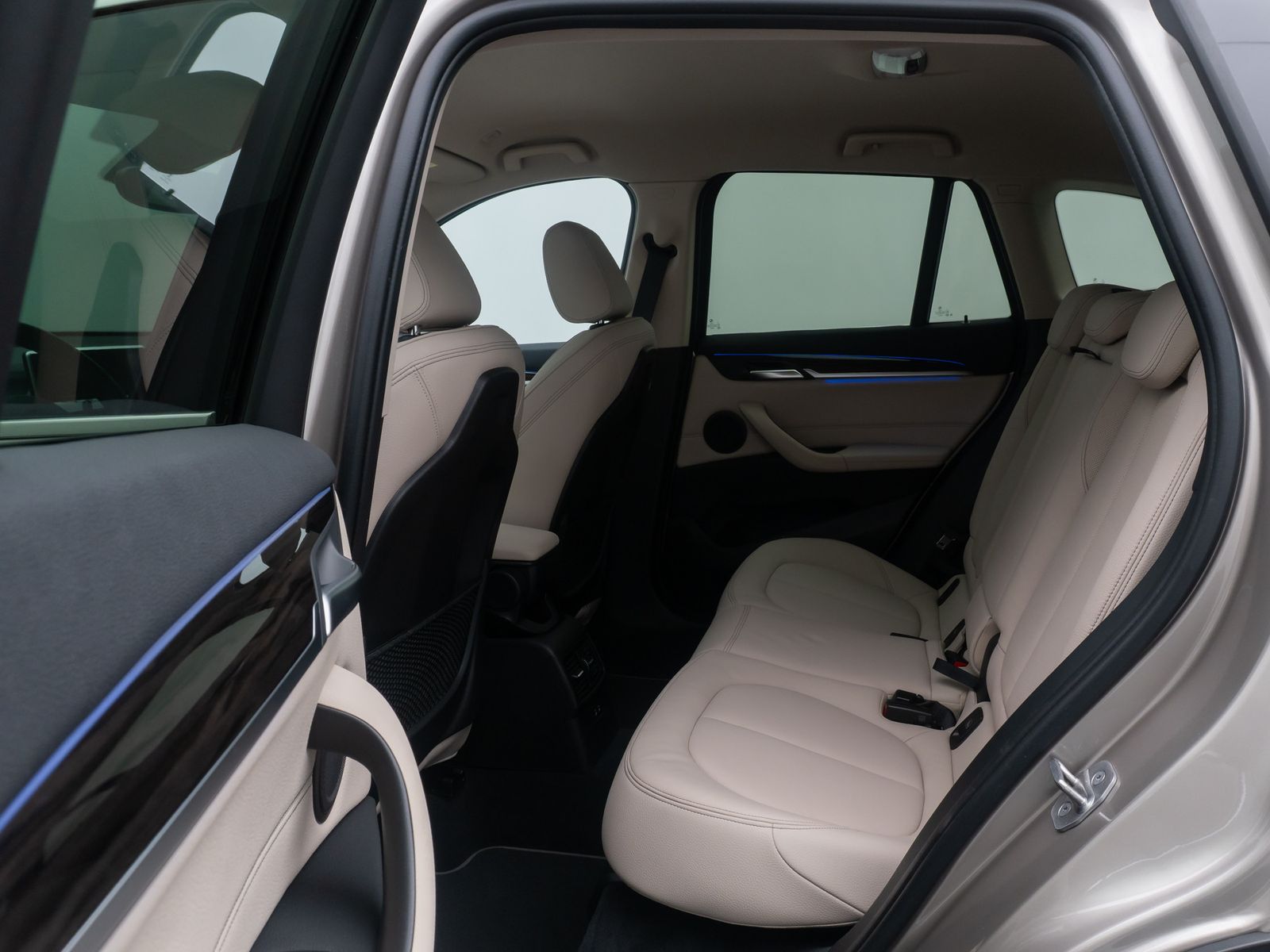 Fahrzeugabbildung BMW X1 sD20i xLine DAB LED M Sportlenkr Leder 18Zoll