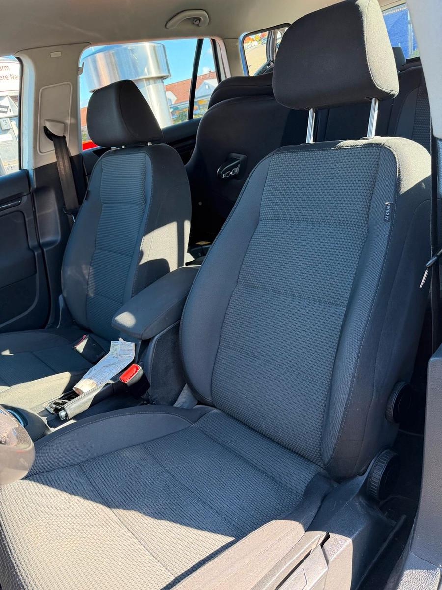 Volkswagen Golf 2011 — photo 11