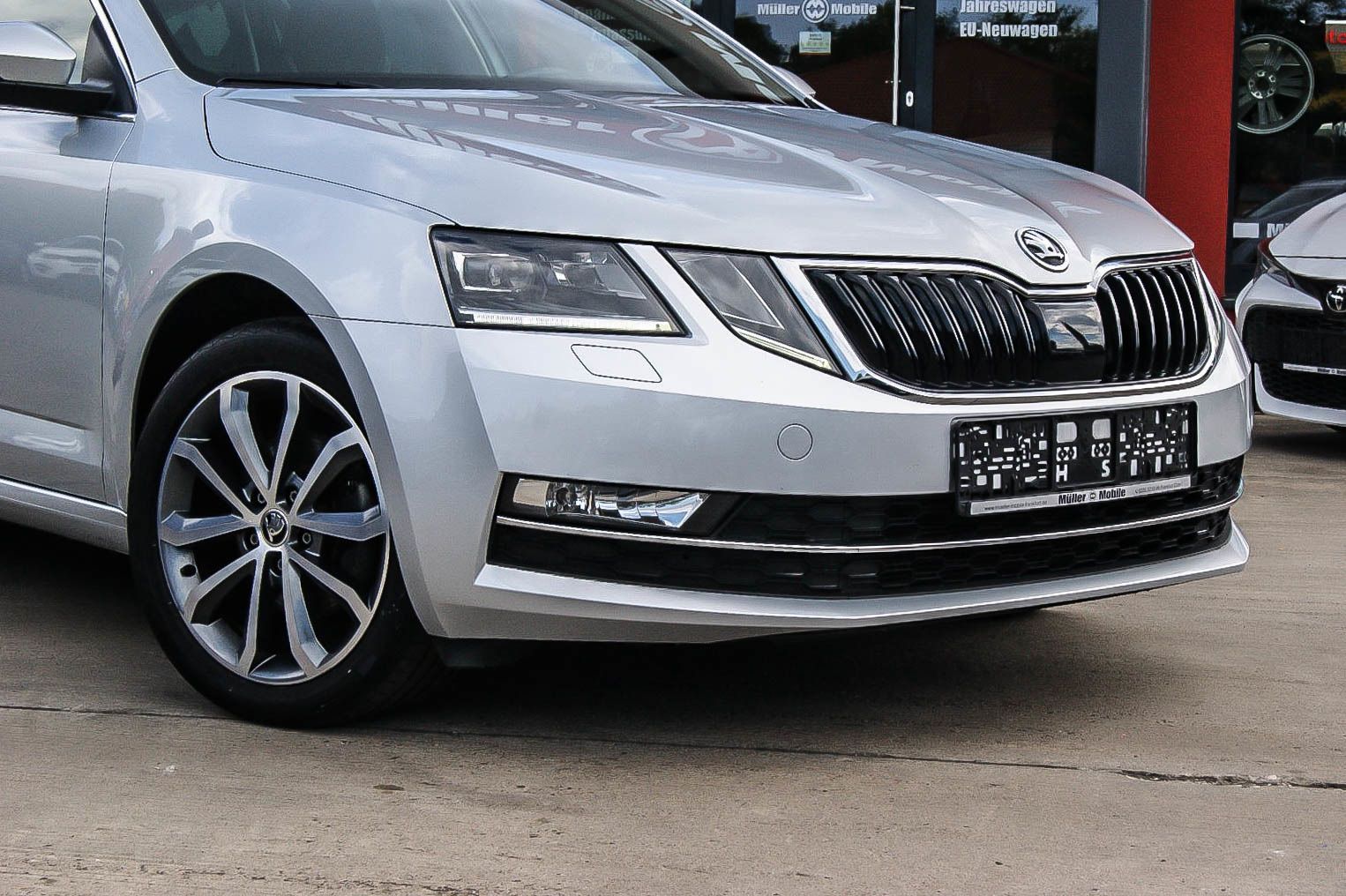 Fahrzeugabbildung SKODA Octavia Combi 4x4 Style 20TDI DSG PANORAMA ANHZV