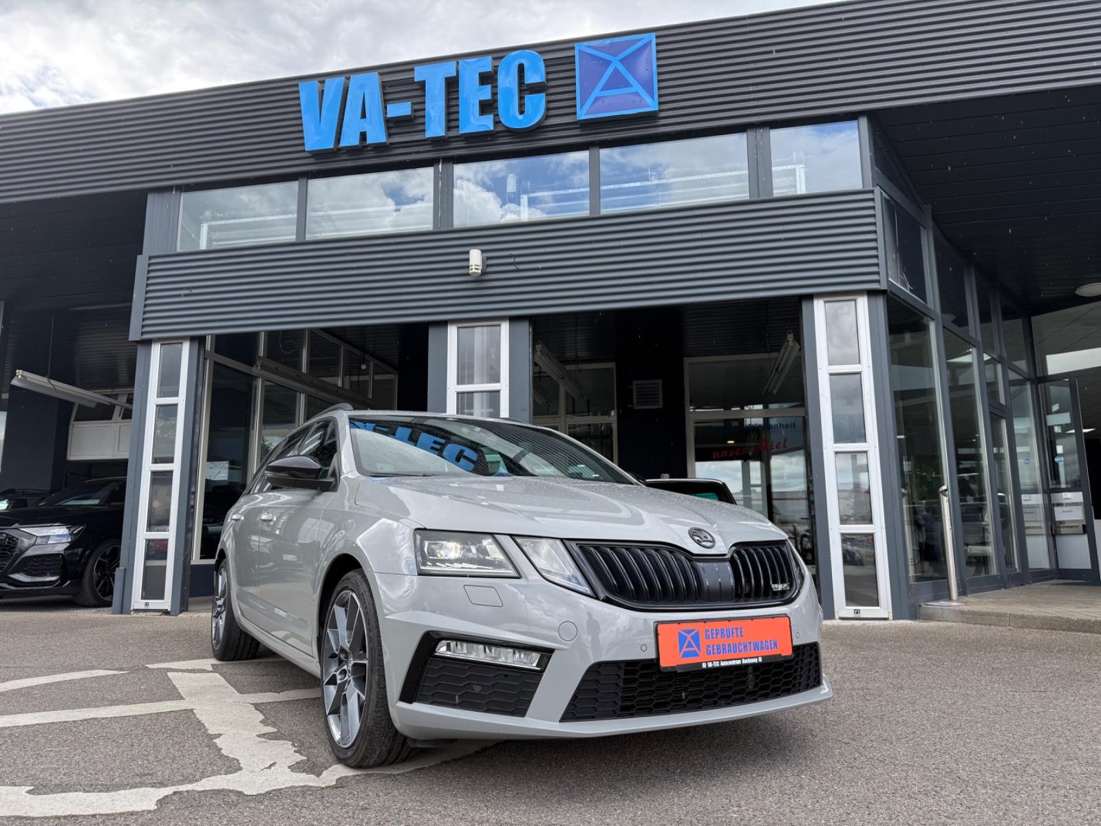 Skoda Octavia Combi RS 245 DSG/CARPLAY/KAMERA/PANO