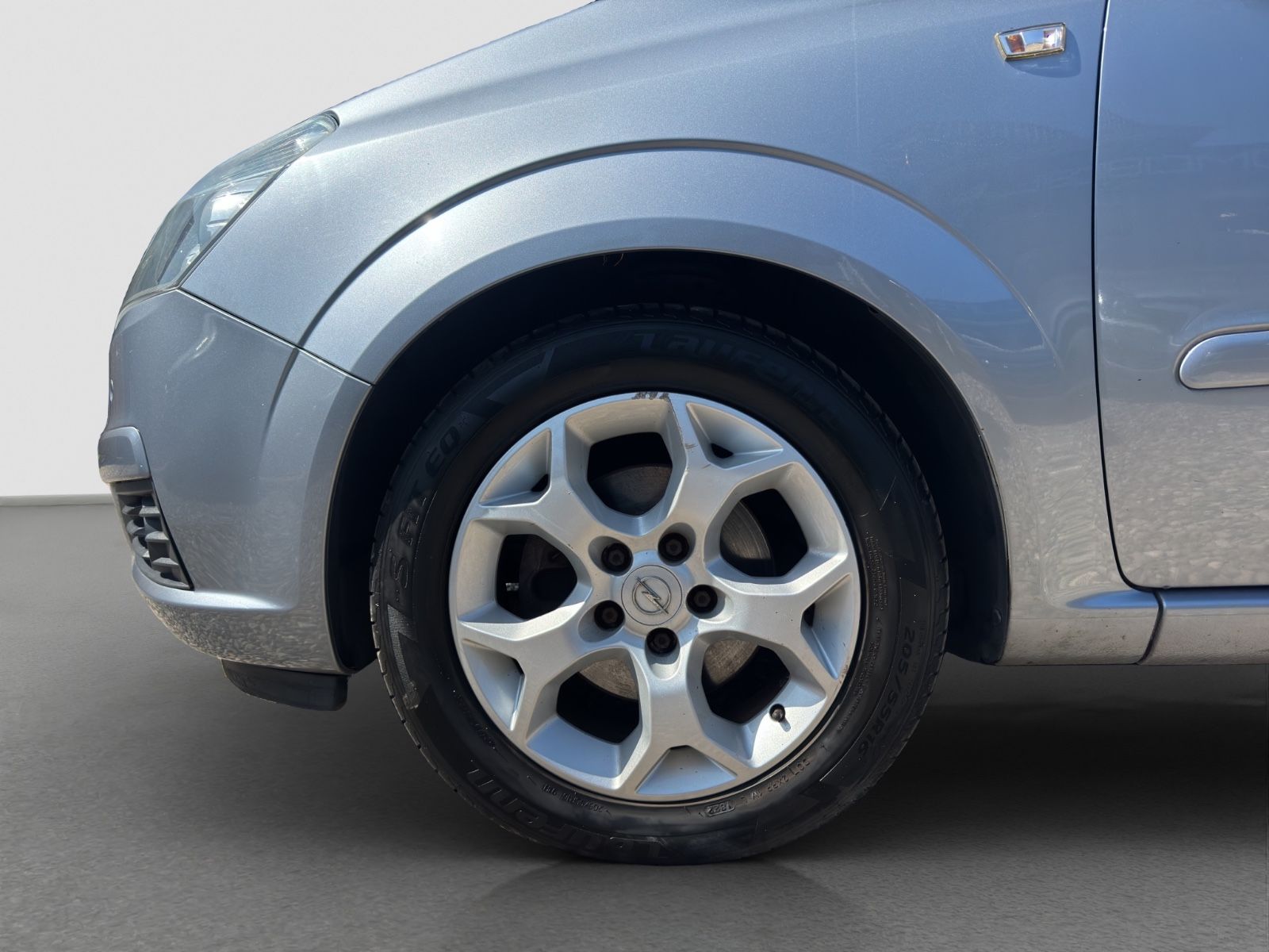 Fahrzeugabbildung Opel Zafira B Cosmo/7. Sitzer/Klimaautom./Pano./TÜV