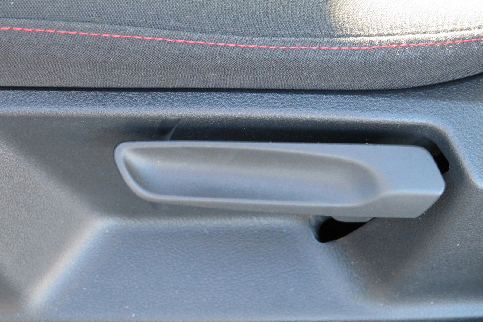 Fahrzeugabbildung Volkswagen Golf Sportsvan DSG SOUND SITZH. PDC ACC AHK