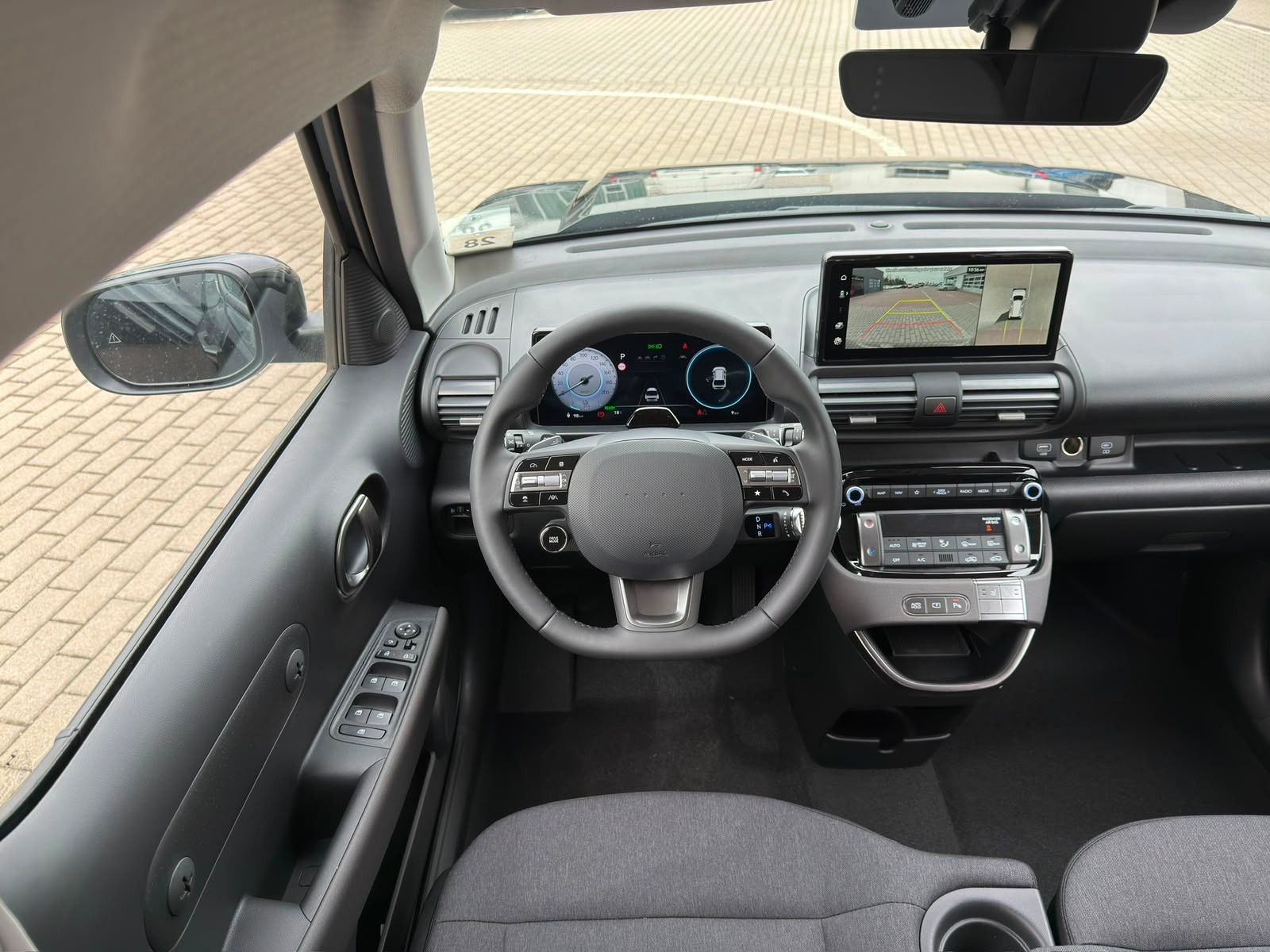Fahrzeugabbildung Hyundai INSTER Trend 85kW *RW370KM*Totwinkel*ACC*360°