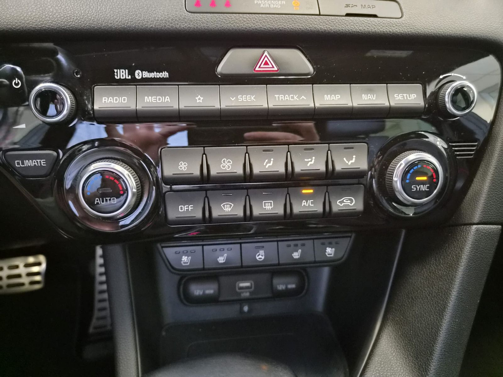 Fahrzeugabbildung Kia Sportage GT-Line 4WD / SCHECKHEFT / 1. HAND