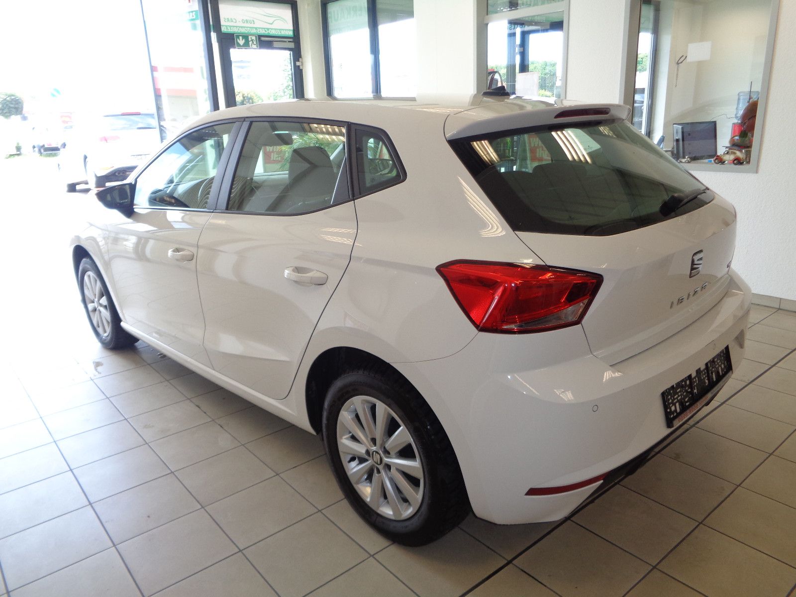 Fahrzeugabbildung SEAT Ibiza 1.0 TGI 66kW / NAVI / KLIMA /