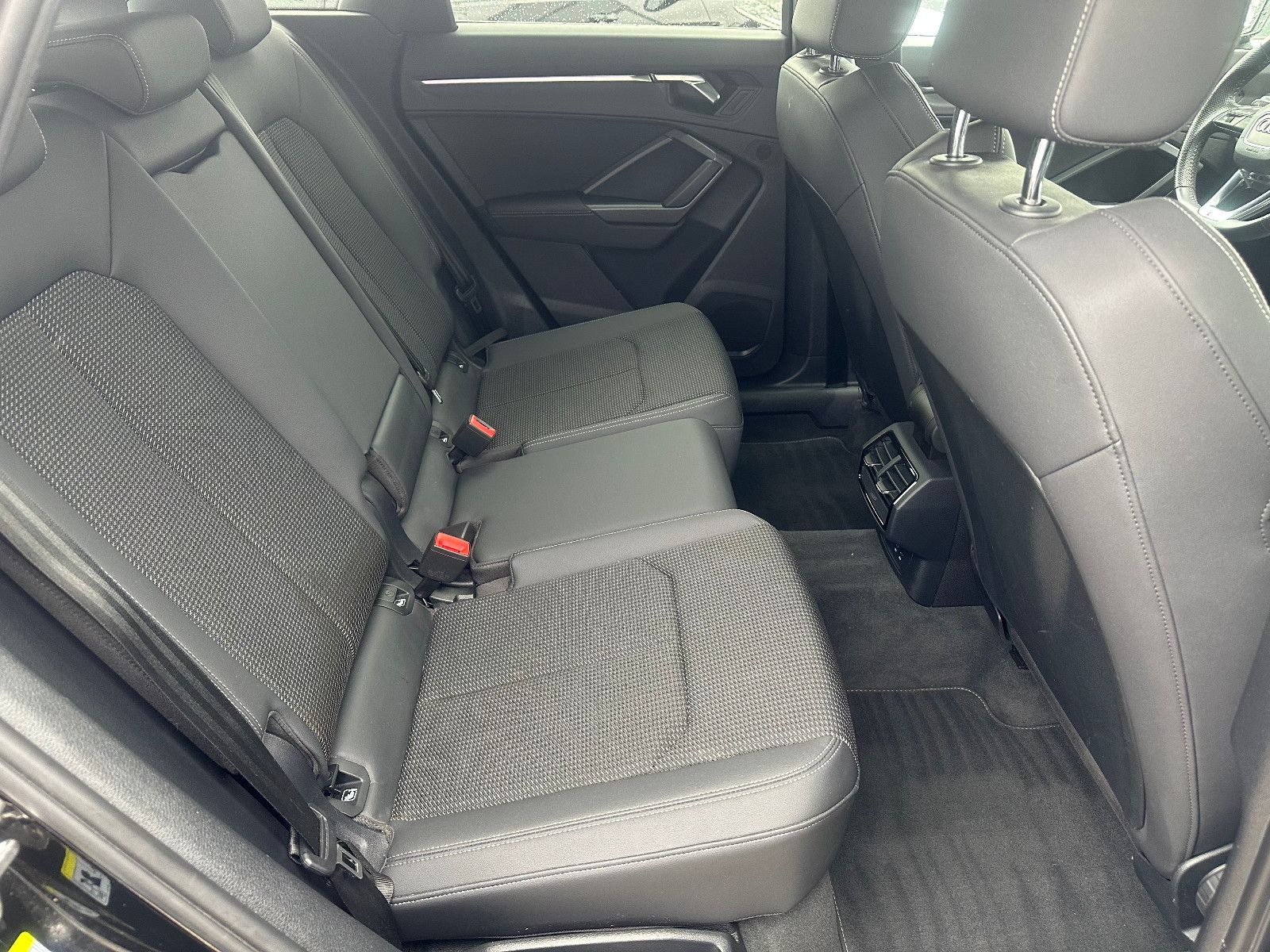 Fahrzeugabbildung Audi Q3 35 TFSI S LINE SPORTPAKET*MOD.2020+VIRTUAL*