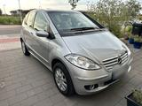Mercedes-Benz Mercedes A150 Elegance Klima*3.Hand*AHK*we... - Mercedes-Benz A 150 Gebrauchtwagen in Mönchengladbach