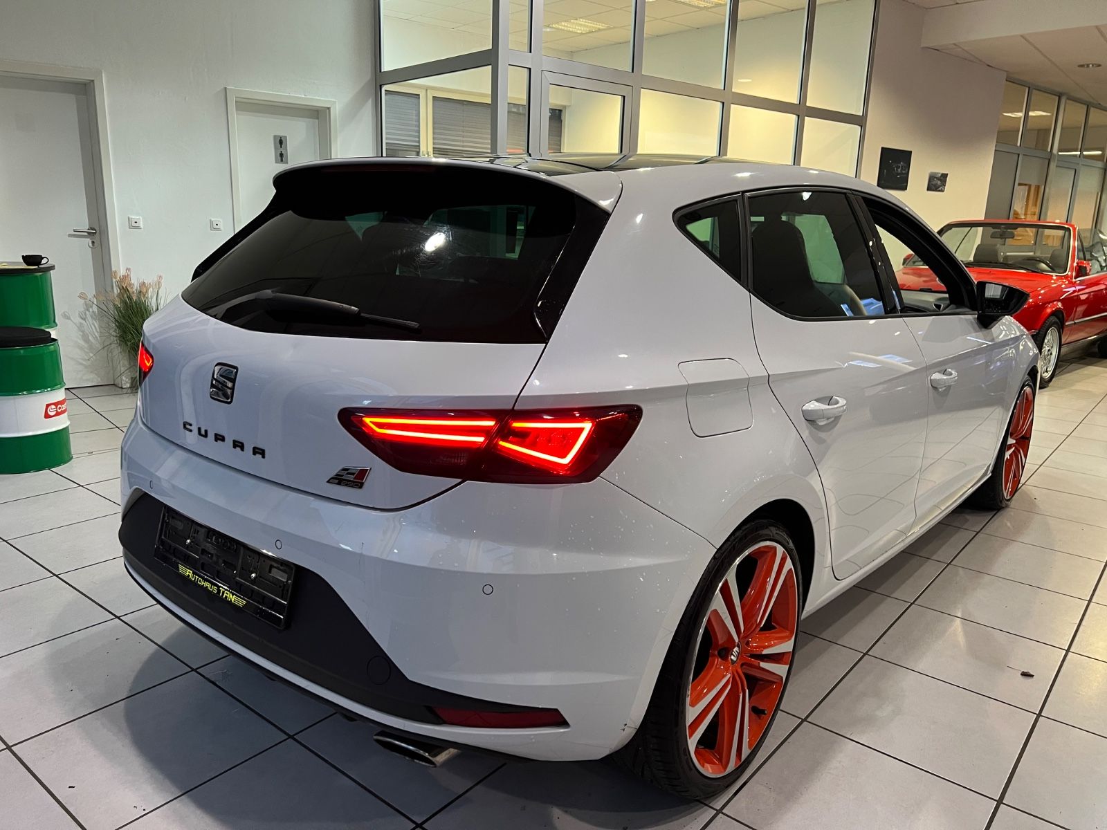 Fahrzeugabbildung SEAT Leon Cupra 290 DSG *ORANGE LINE * SCHALENSITZE *