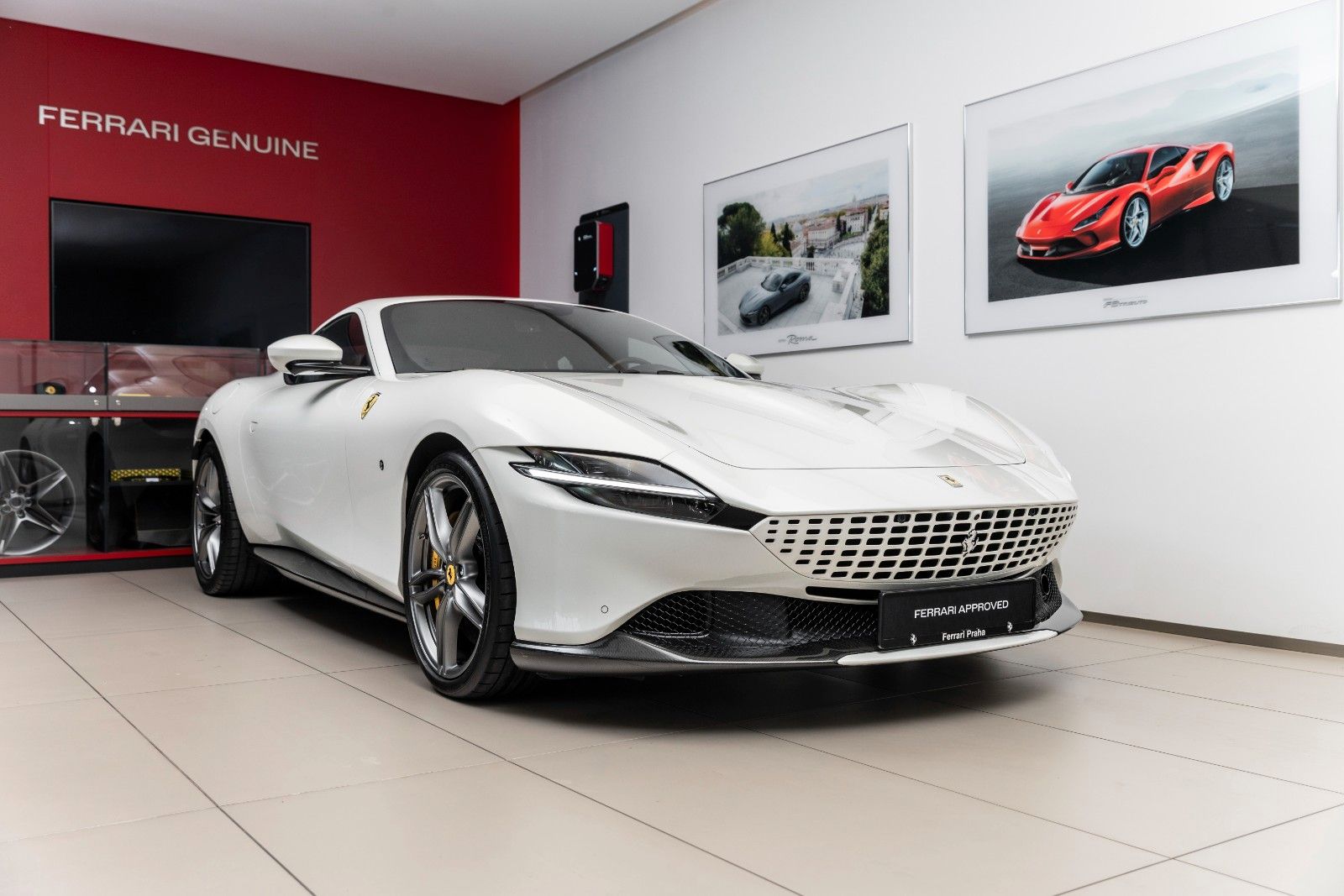 FERRARI Roma