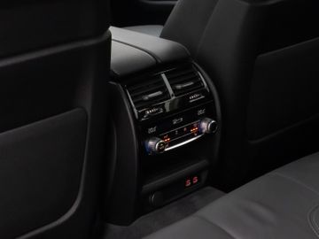 Fahrzeugabbildung BMW 520d Kamera Laser HUD DAB 4xKlima AHK Komfort