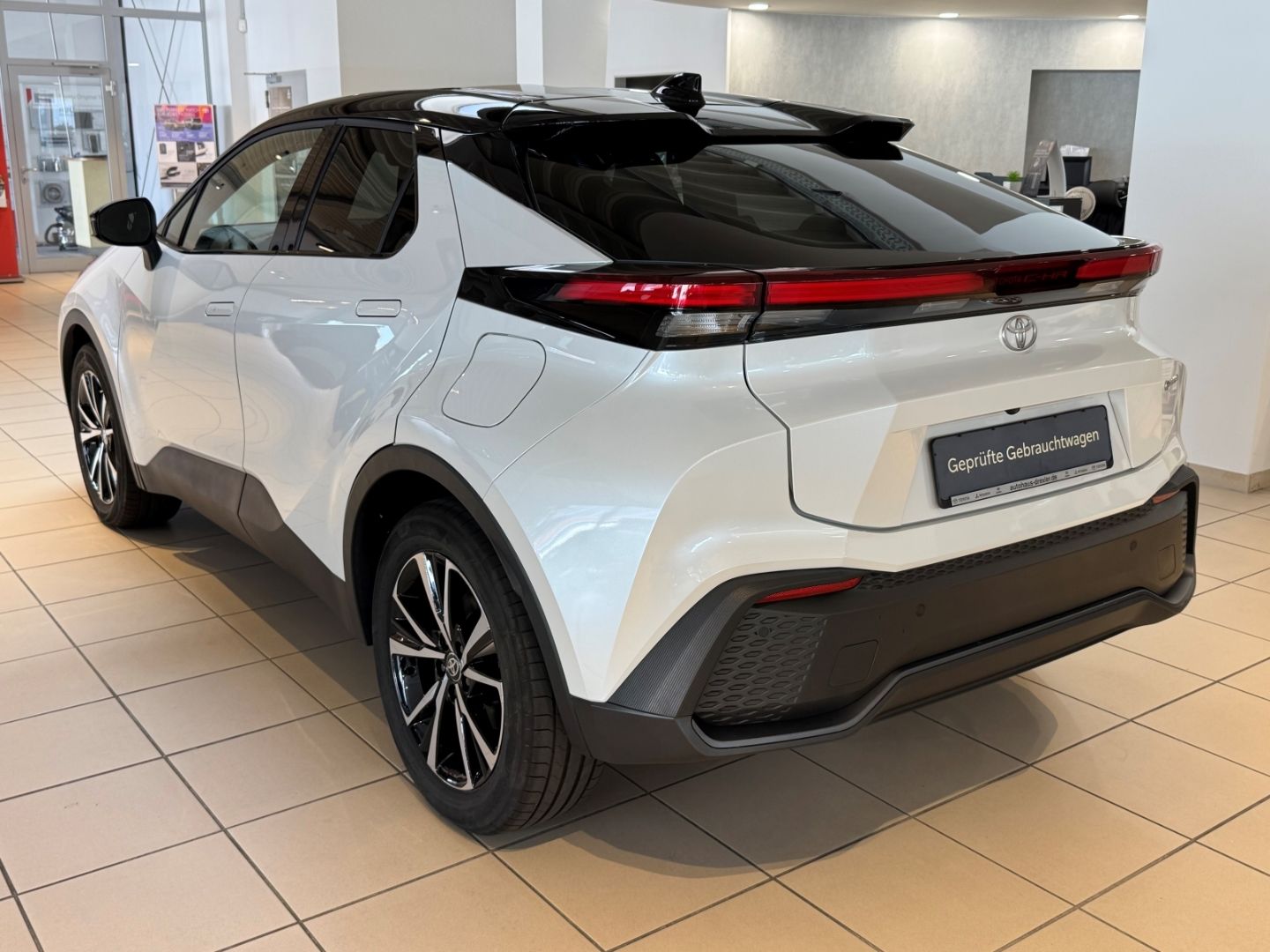 Toyota C-HR Plug-In Hybrid FWD Teamplayer 2-Zonen-Kli foto 3