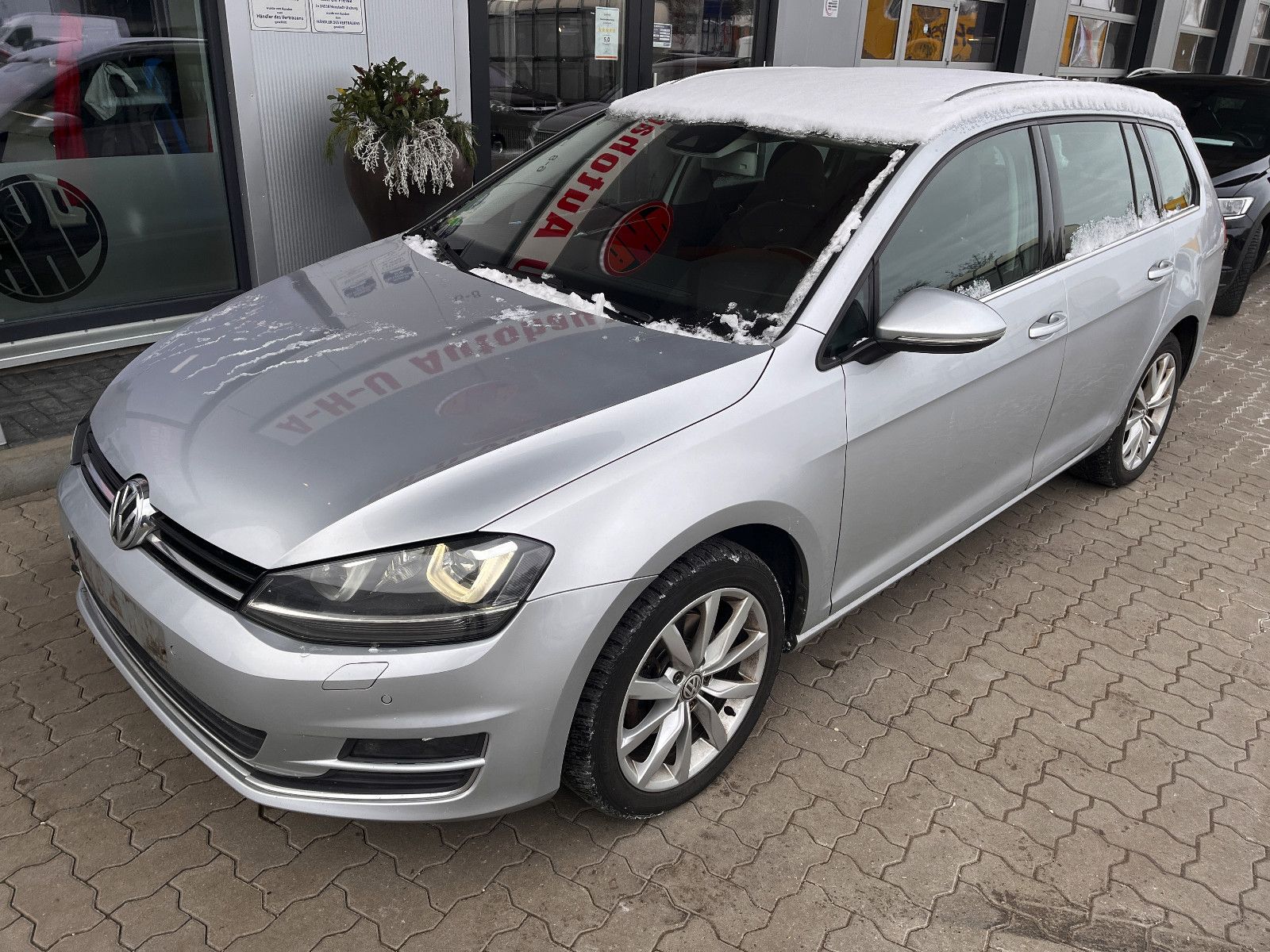 Fahrzeugabbildung Volkswagen Golf VII Variant Highline BMT Unfall