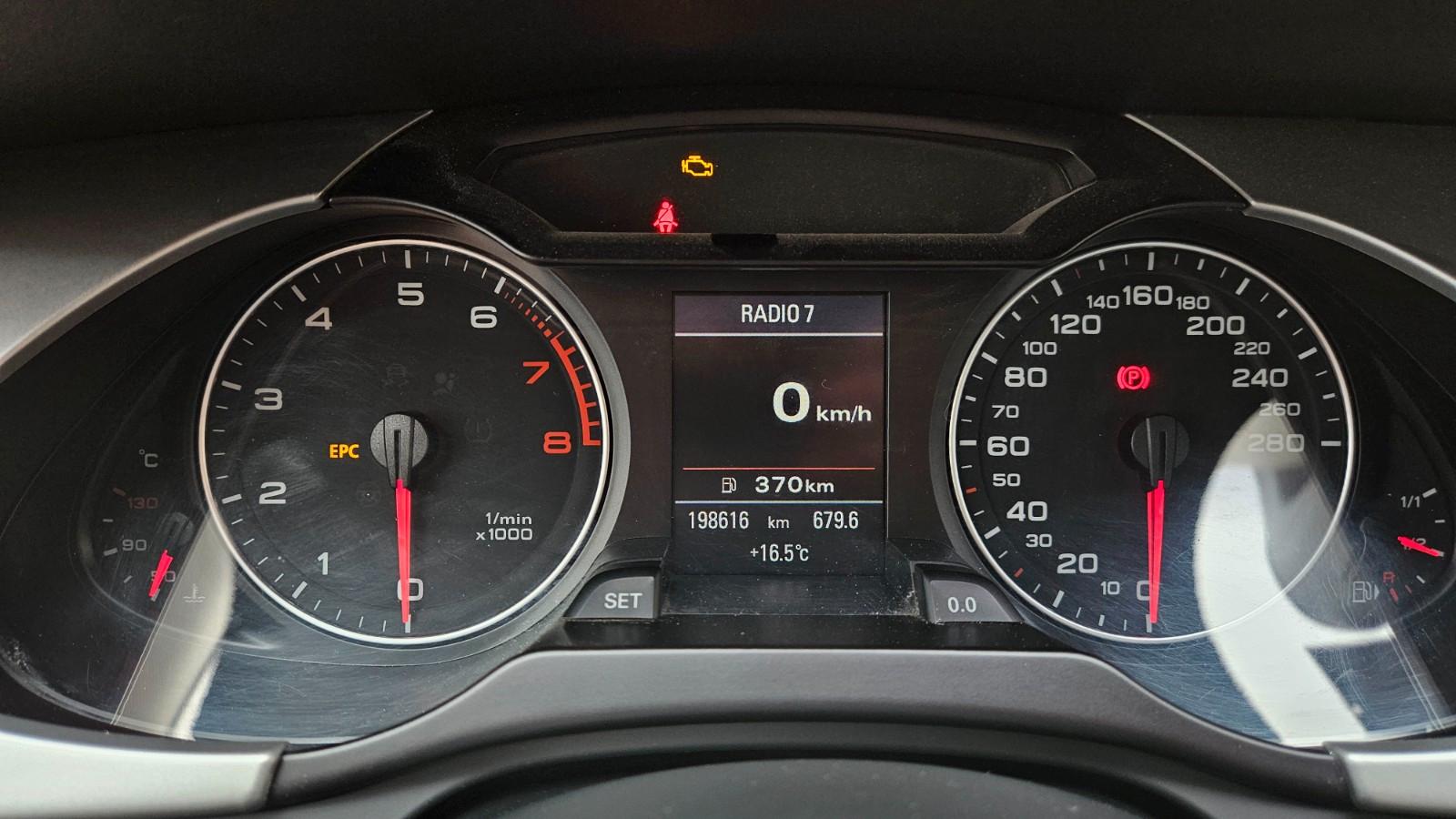 Audi A4 2011 — photo 14