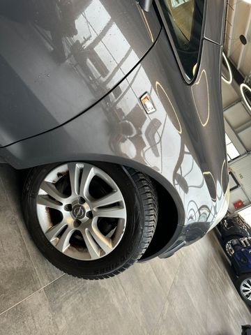 Opel Corsa D Selective *Klimaanlage*