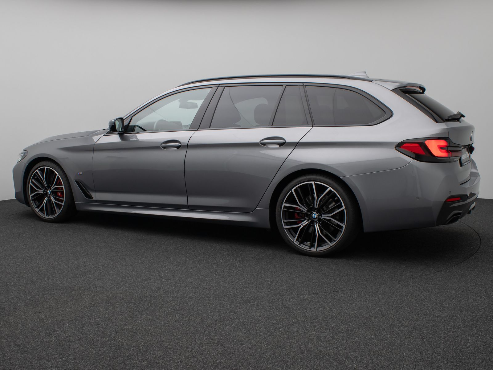 Fahrzeugabbildung BMW 530d M Sport Panorama 360°DAB H/K Komfort 20Zoll