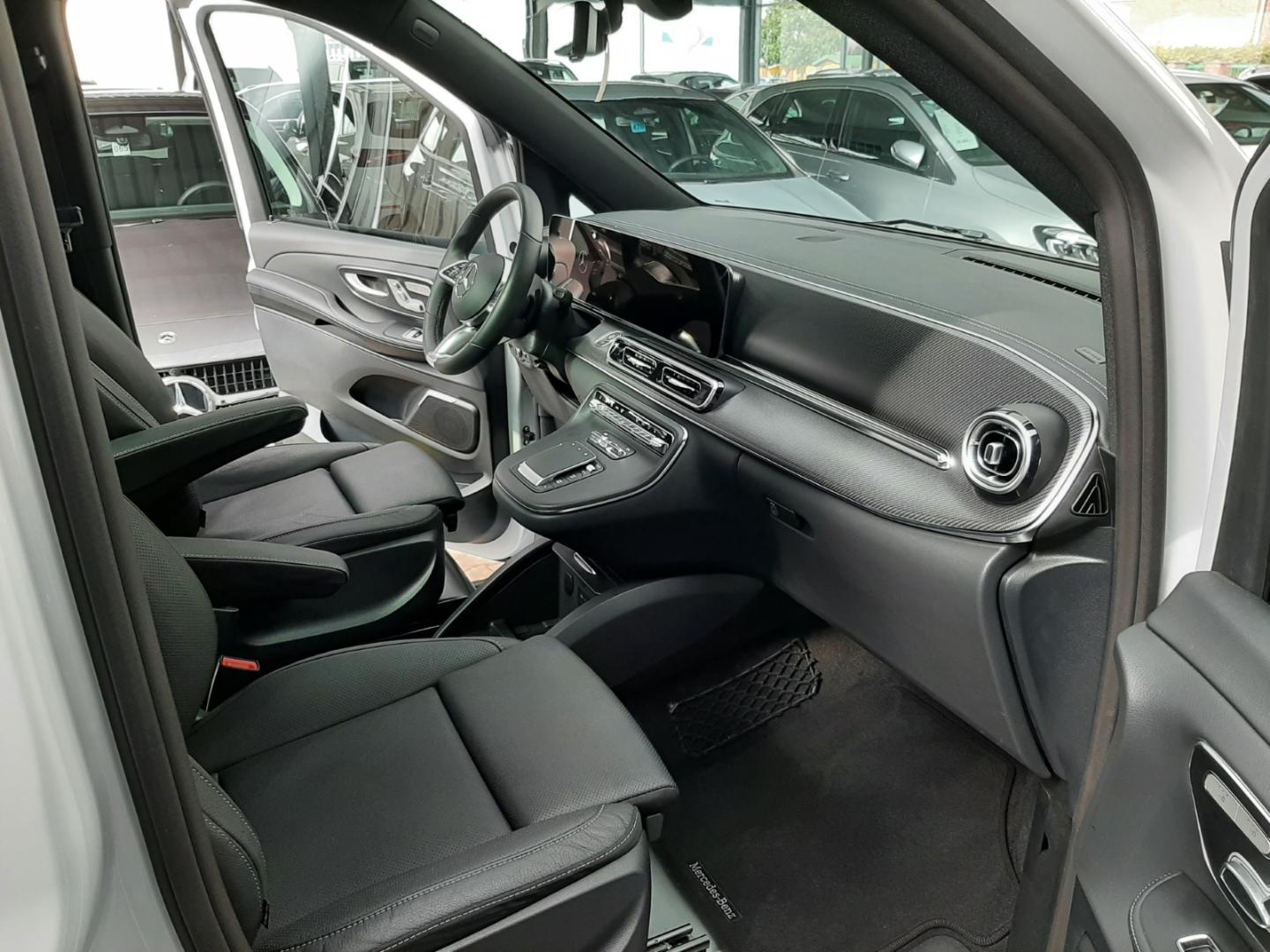 Mercedes-Benz V 250 d Lang AMG + Night Airmatic Leder Pano
