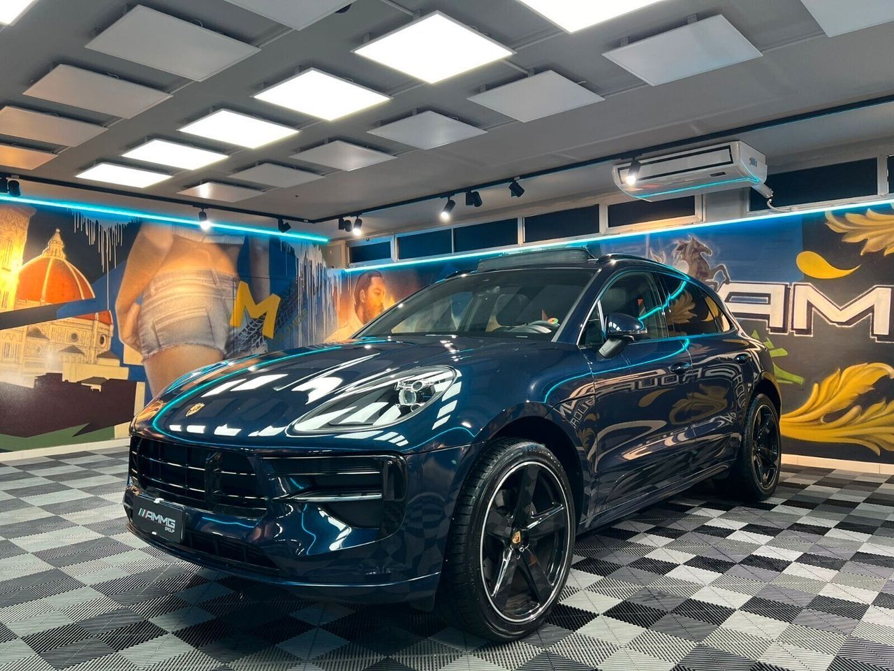 PORSCHE Macan