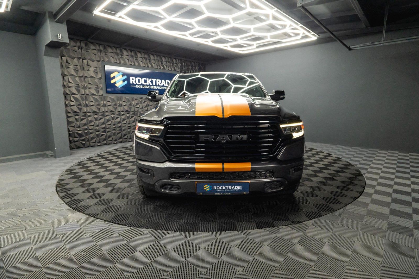 Fahrzeugabbildung Dodge RAM 5.7 V8 HEMI 4x4 OFFROAD Night Limited 19%