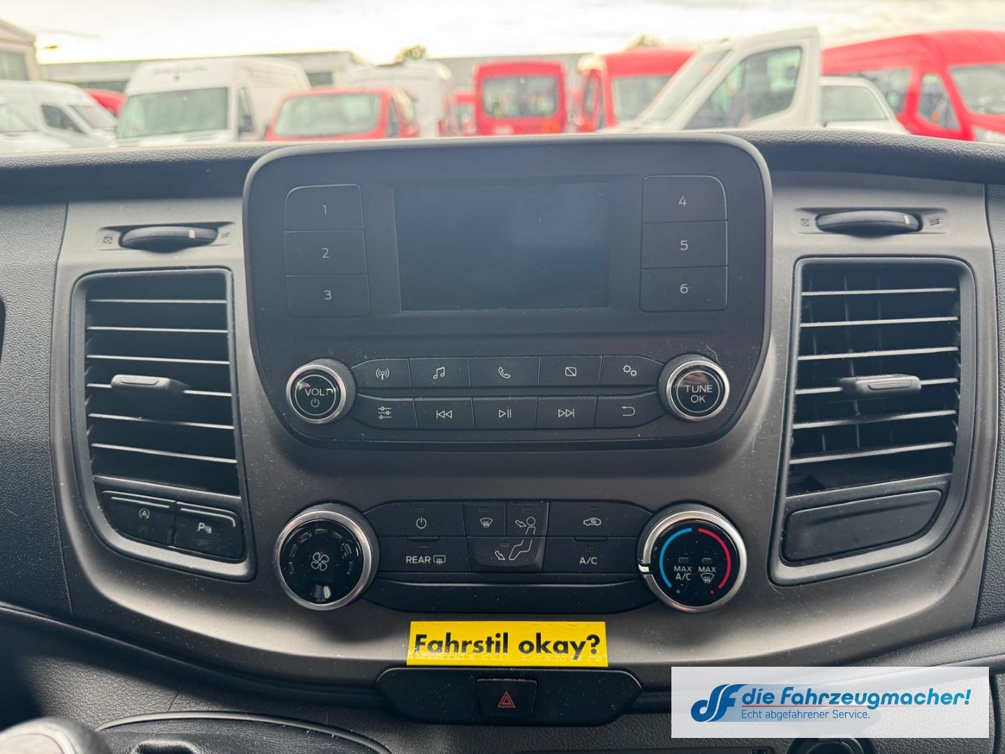 Fahrzeugabbildung Ford Transit Custom Trend *TURBOSCHADEN *2607