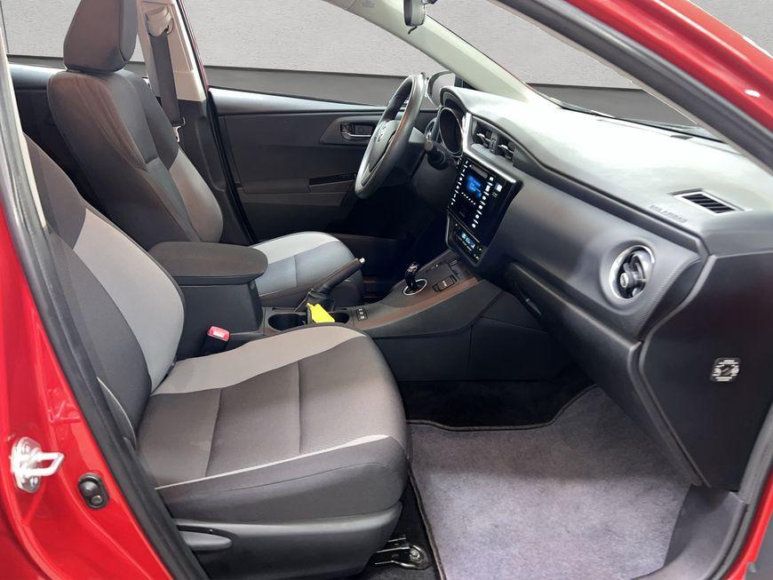 Toyota Auris Touring Sports