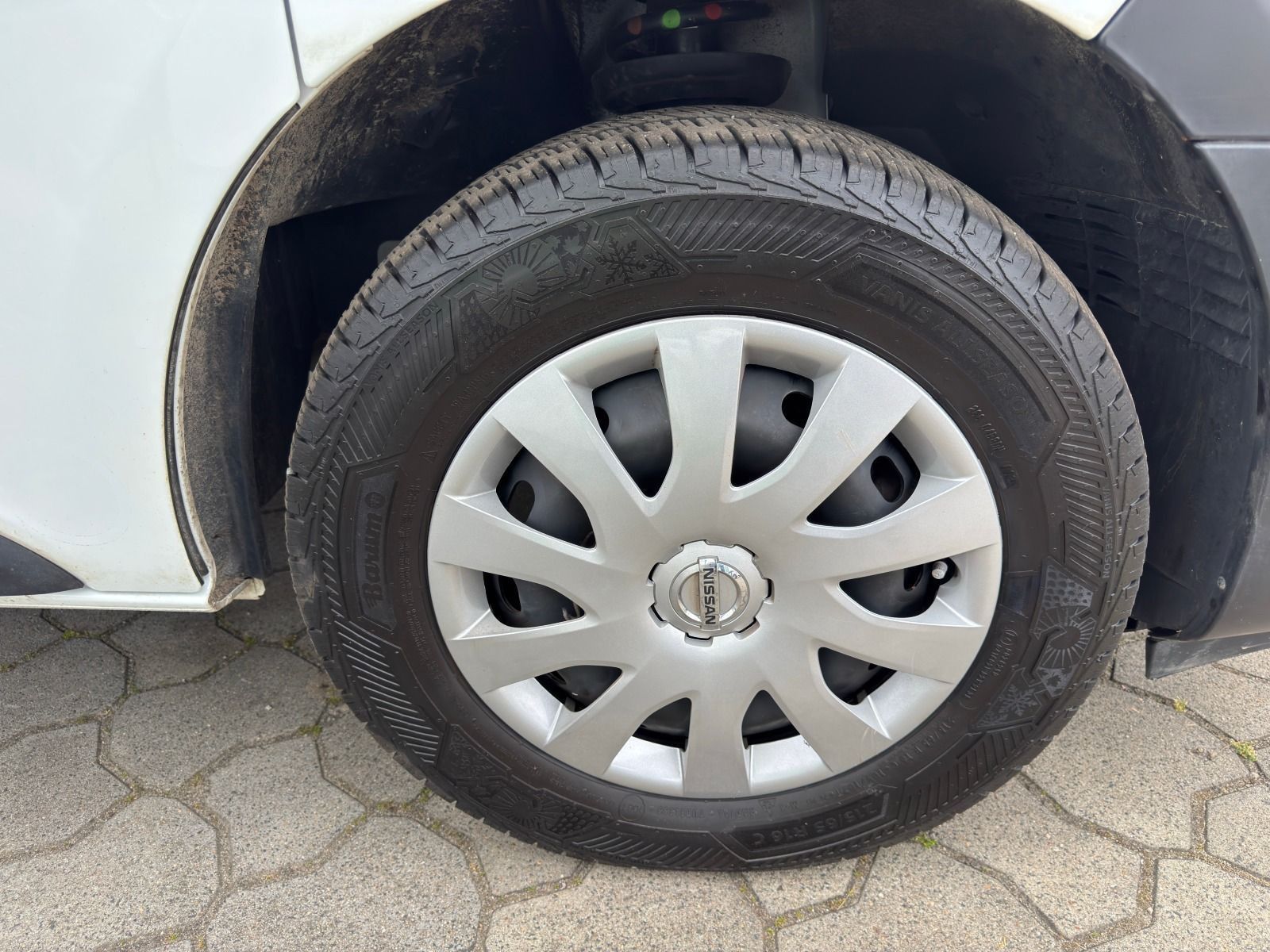 Fahrzeugabbildung Nissan NV300 2,7t dCi 120 DPF L1H1 COMFORT