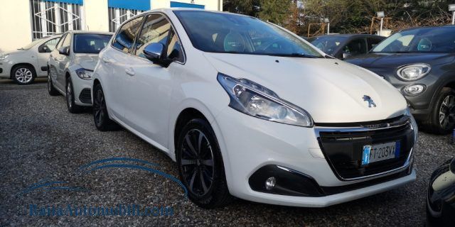 Peugeot PEUGEOT 208 82cv 5 porte Allure NeoPatentati