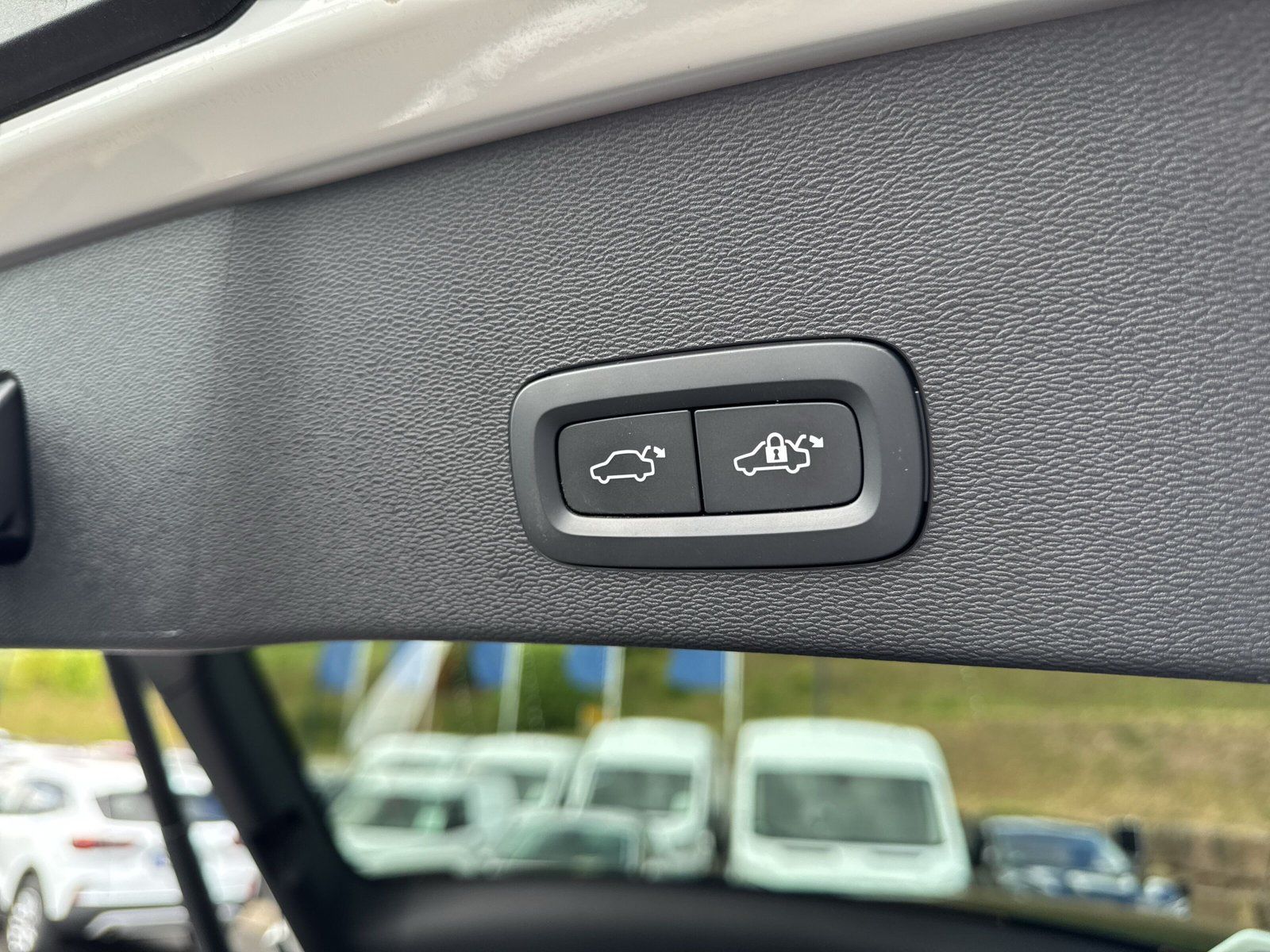 Fahrzeugabbildung Volvo C40  Ultimate Recharge Pure Electric #AWD