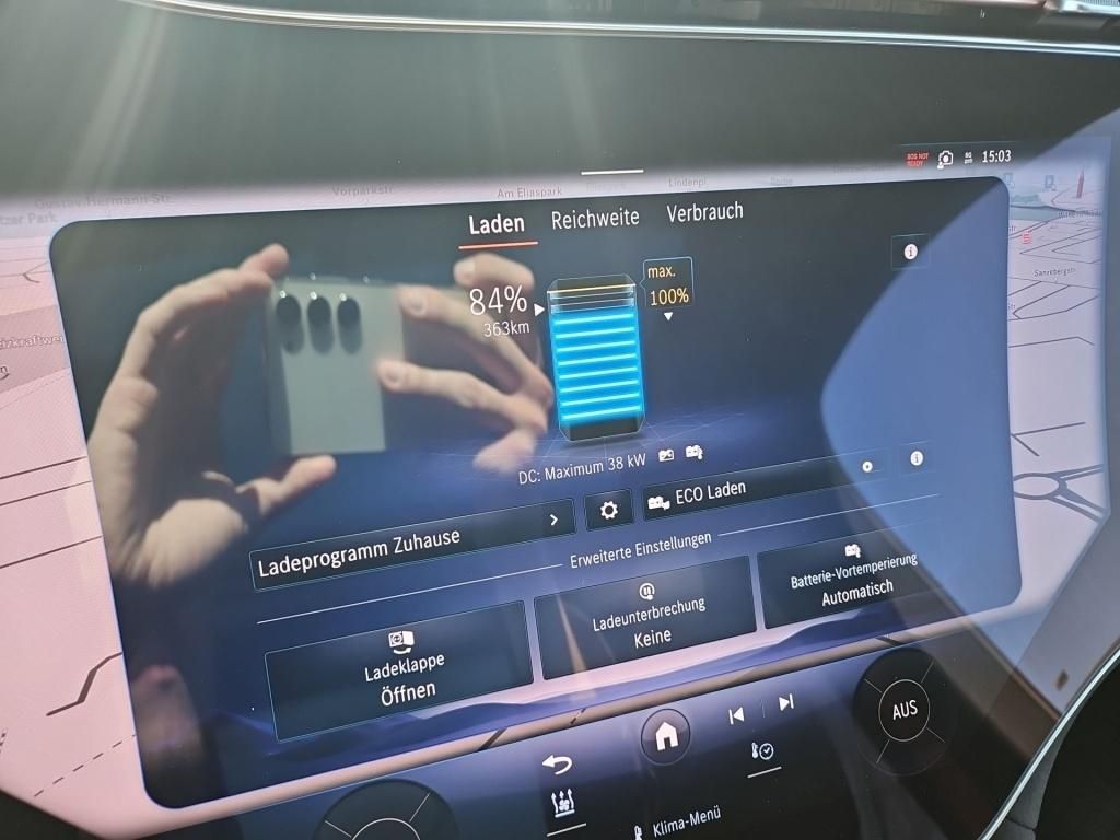 Fahrzeugabbildung Mercedes-Benz EQE 300 AMG Pano Hyperscr. HUD ACC Burmester3D