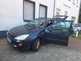 Ford Focus  1.8 Benziner - Ford Focus aus 2001: Kombi
