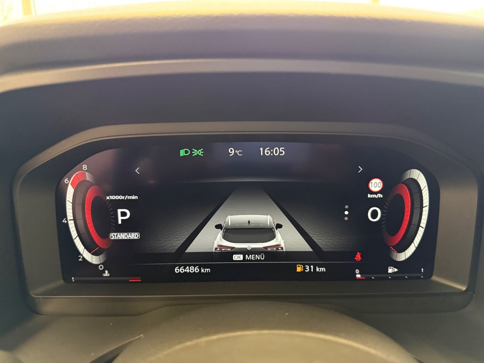 Fahrzeugabbildung Nissan Qashqai Tekna - Pano, HeadUp, Teilleder