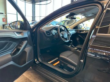 Ford Focus *1.HAND*19%*LED*LKHZ*SPORT*CARPLAY*TEMPO