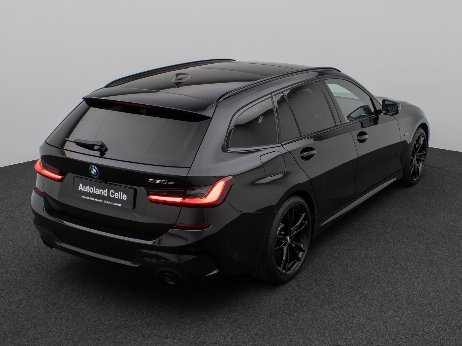 Fahrzeugabbildung BMW 330e M Sport Panorama Laser Kamera HUD DAB HiFi