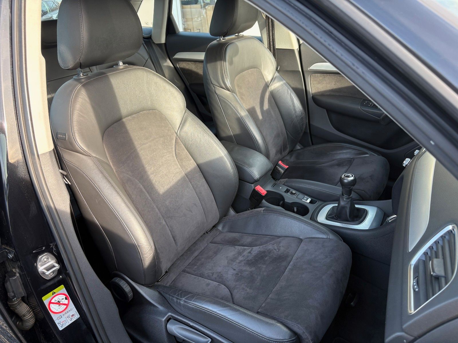 Fahrzeugabbildung Audi Q3 2.0 TDI Navi Xenon Alcantara/Leder SPORTSITZE