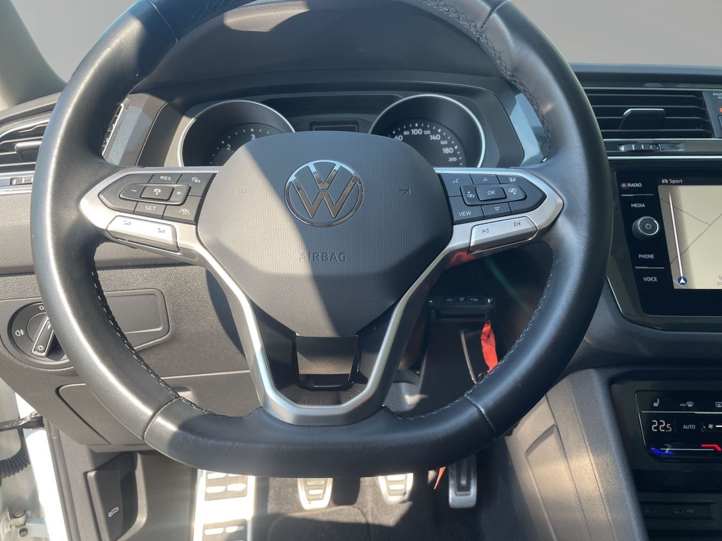 Volkswagen Tiguan 2,0 TDI Active LED AHK SHZ Pano ParkAssis foto 4
