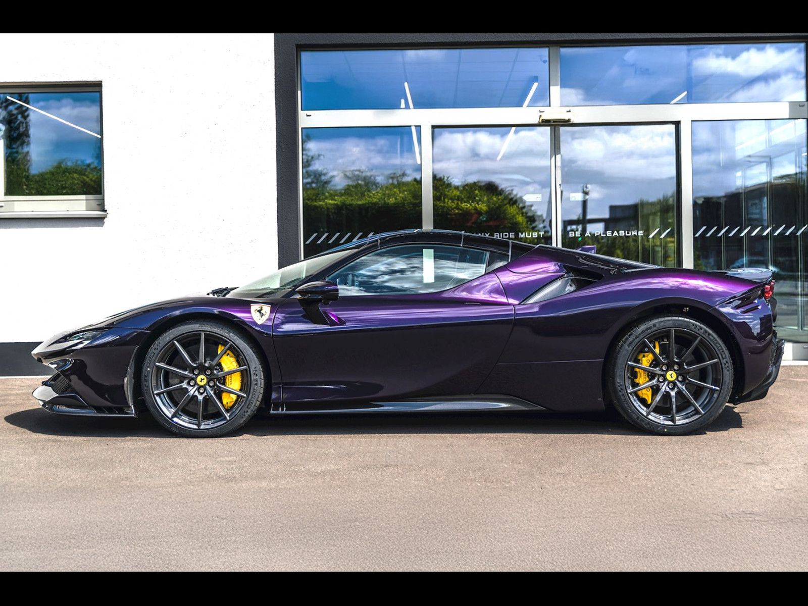 Ferrari SF90 Stradale SPIDER°ATELIER°2yr WARR°IMMAT FR imagem 2