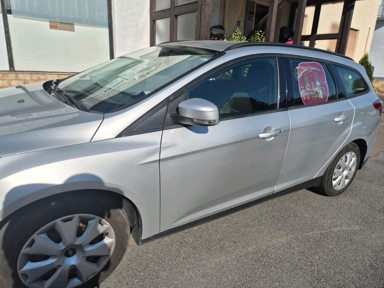 Ford Focus 2014 — interior