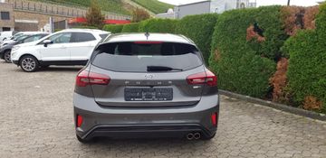 Fahrzeugabbildung Ford Focus Lim. ST-Line